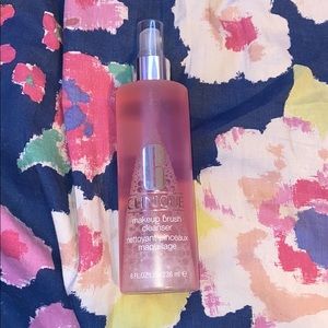 Clinique Makeup brush cleanser